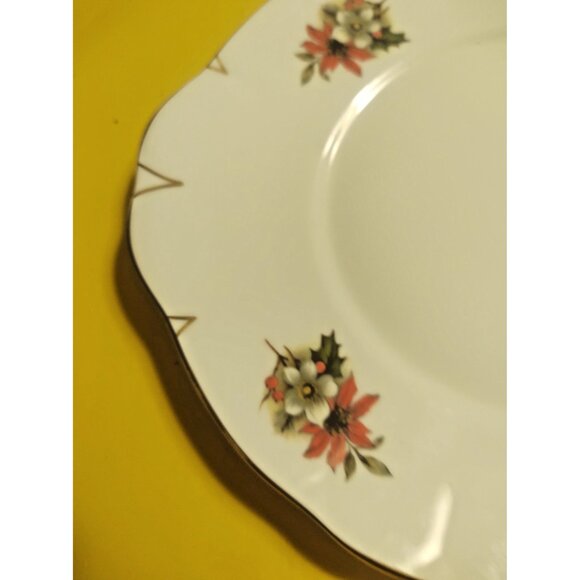 Sadler 3975 Christmas Poinsettia Lugged Cake Serving Plate - Picture 7 of 8